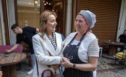 Başkan Mutlu’dan Mert Fırat’la Konak turu