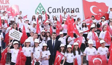 Çankaya Belediyesi, 23 Nisan Ulusal Egemenlik ve Çocuk Bayramı’nı birbirinden renkli etkinliklerle, ilçenin dört bir yanında coşkuyla kutladı