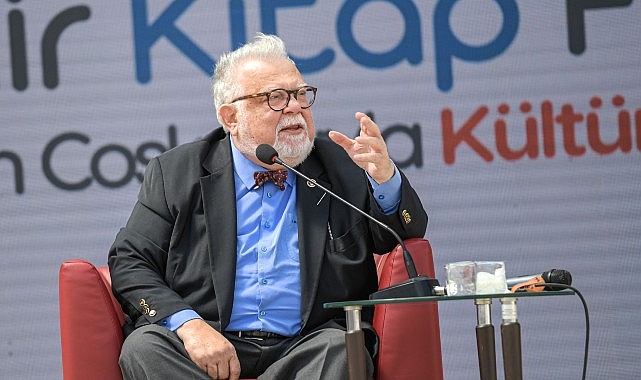 İzmirliler İZKİTAP Fest’e akın etti: Prof. Dr. Celal Şengör konuk oldu