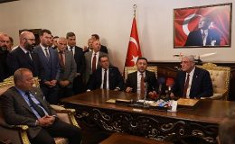 İYİ Parti Genel Başkanı Müsavat Dervişoğlu, Nevşehir Belediye Başkanı Rasim Arı’yı makamında ziyaret etti