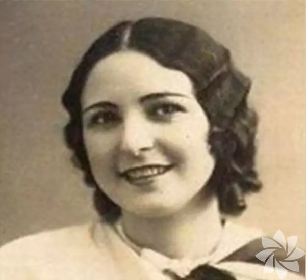 İlk Türk kadın sanatçılar