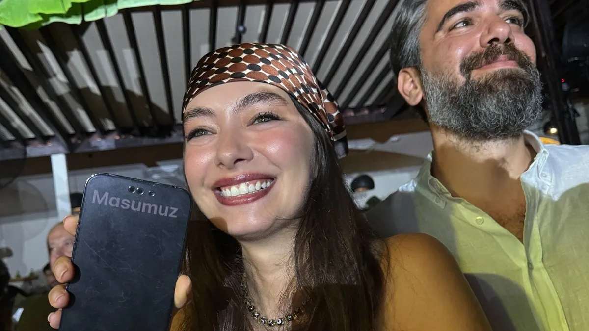 8 aylık hamile Neslihan Atagül güzelliğini bakın kimden almış! Rus annesi bir afet…